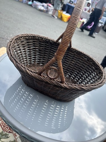 Vintage brown wicker basket - brown,