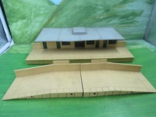 Hornby Dublo 5085 Plastic Suburban Station