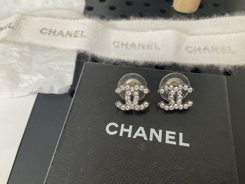 Authentic chanel crystal - chanel,