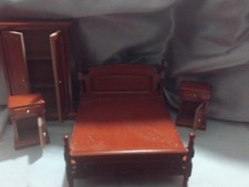 Mahogany Dolls House Bedroom Furniture.  Vintage