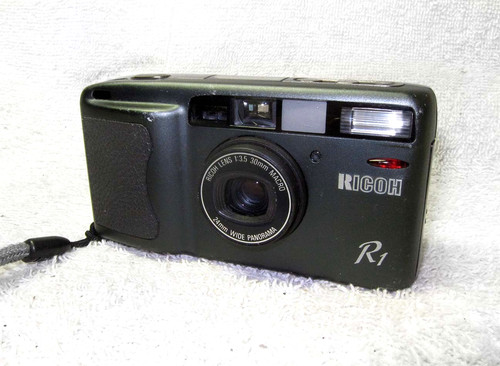 Vintage ricoh ultra - vintage, ultra-compact