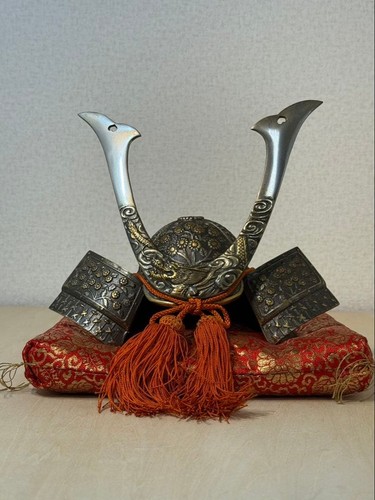 Japanese samurai armor - samurai, bushi