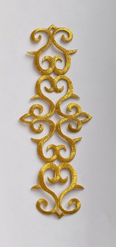 Embroidered applique motif