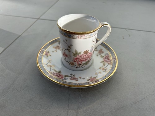Royal doulton dinner service - ,