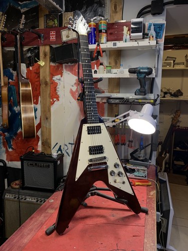 Gibson reissue flying v - gibson,