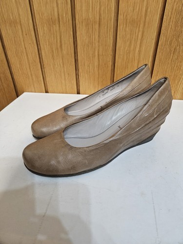Hogl light brown leather wedge