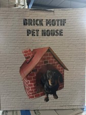 WIWO Brick Motif Pet House