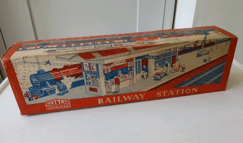 Mettoy railway station - railway,