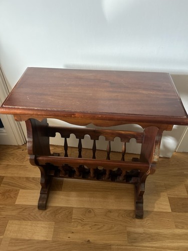 Vintage magazine rack - table,