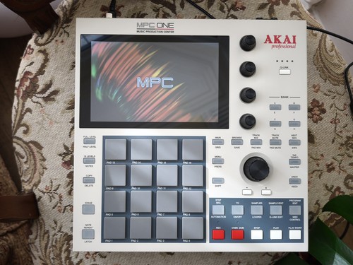 Akai mpc one - one, standalone