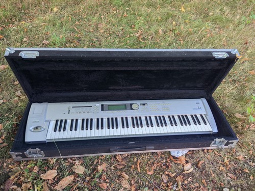 Korg triton keyboard - le,