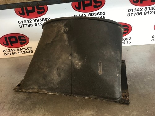 Plastic radiator fan shroud