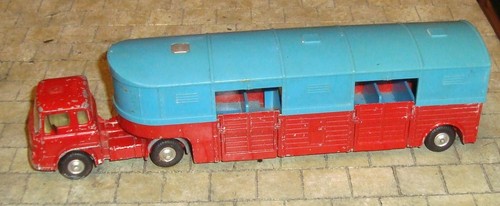 Corgi toys chipperfields - ,