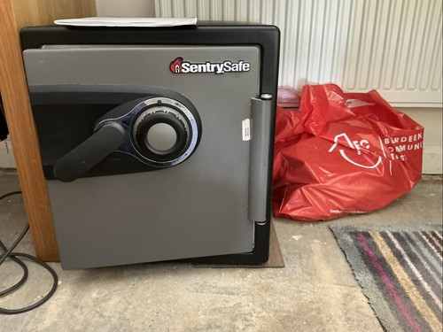 Sentry electronic safe - safe, model