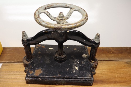 Cast iron victorian 19th - iron,