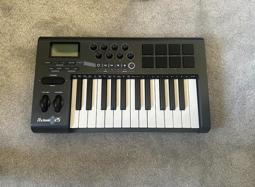 Audio axiom keyboard - m-audio,