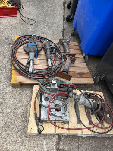 Jaws life spreader - of,