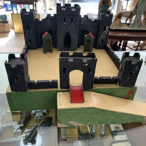 Tri ang toy fort - toy, fort.