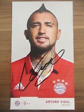 Hand signed postcard *ARTURO VIDAL* FC Bayern Munich 16/17 2016/2017