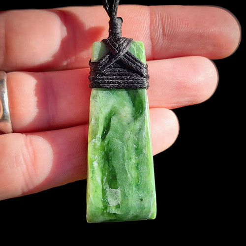 Greenstone pounamu toki - nz,