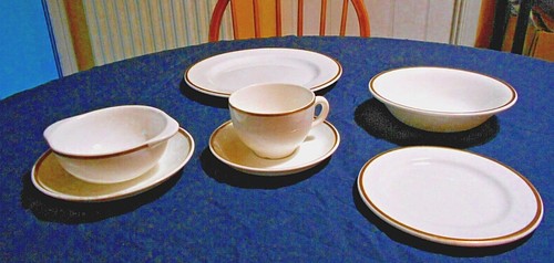 Wedgwood metallised bone
