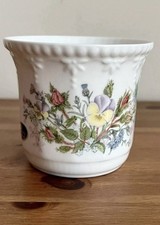 Aynsley Wild Tudor Fine Bone