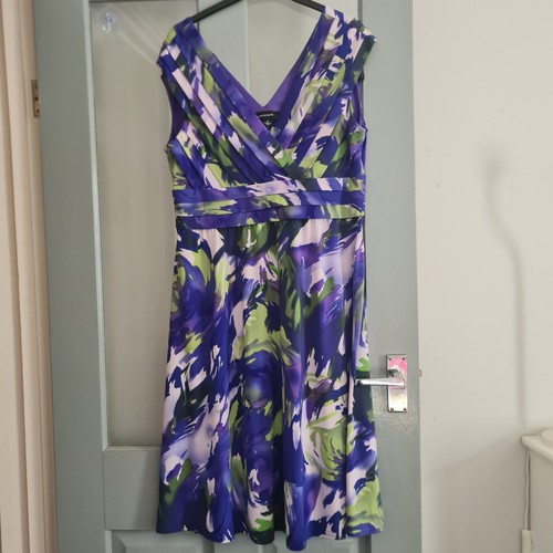 Richards sleeveless - r&m,