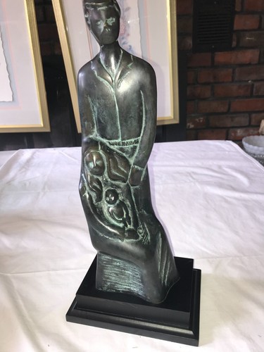 Bronze art statue family - bronze,