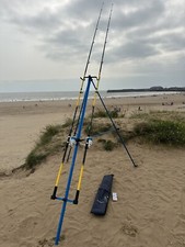 DELUXE SEA FISHING SET - 2 X 12FT BEACHCASTER RODS + 2 X SK7 REELS + BLUE TRIPOD
