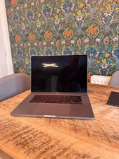 Apple MacBook Pro 16” i7