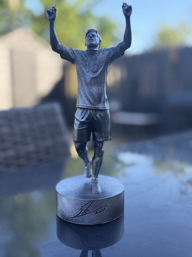Lionel messi signature - signature, statue