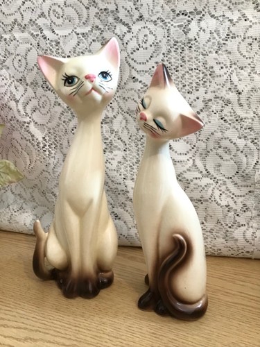 Vintage siamese cat figures - cat,