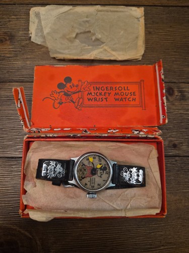 Vintage mickey mouse - mouse, watch