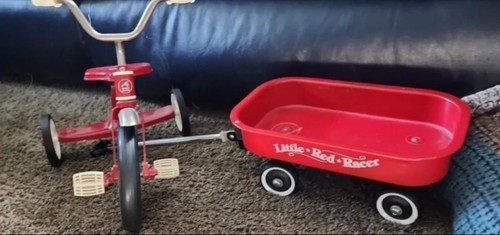 Vintage little red - red, radio