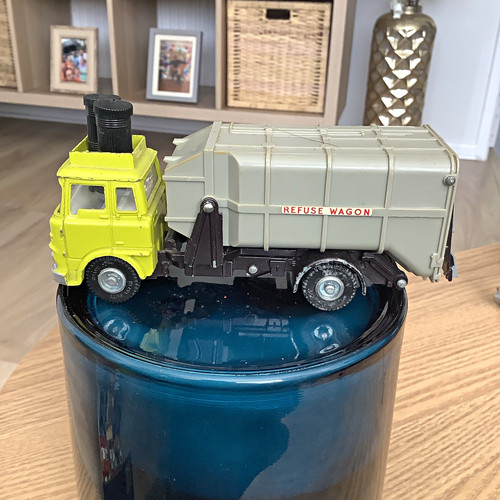 Dinky toys 958 bedford refuse - toys,