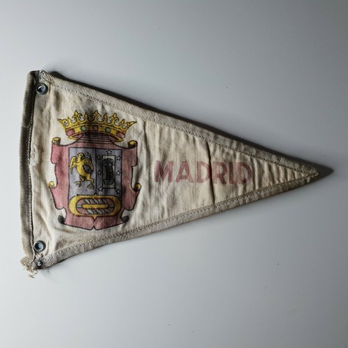 Madrid camping pennant - camping, 7.5"