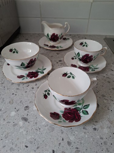 Royal osborne red roses - set, of