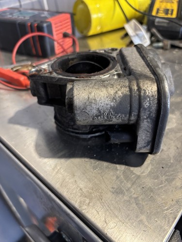 Throttle body 038128063g - throttle,