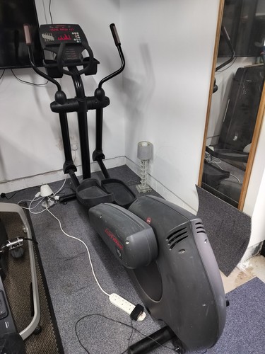 Life fitness x9i elliptical - life,