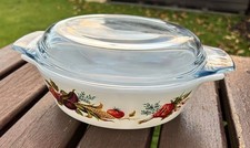 MID CENTURY JAJ PYREX TUSCAN VEGETABLE MILK GLASS 2 PINT CASSEROLE DUTCH OVEN