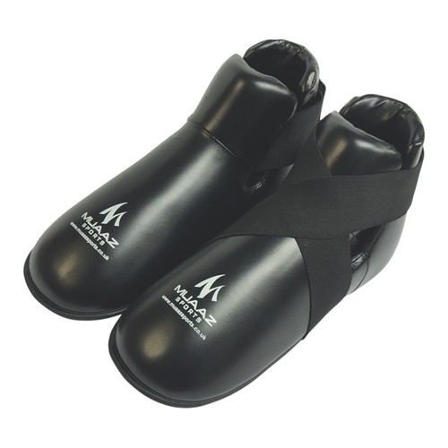 Semi contact kick boxing - kick, cut