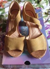 Clarks Cushion Plus Suede