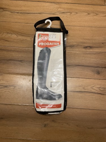 Bnwt needs zip - repair, tredstep