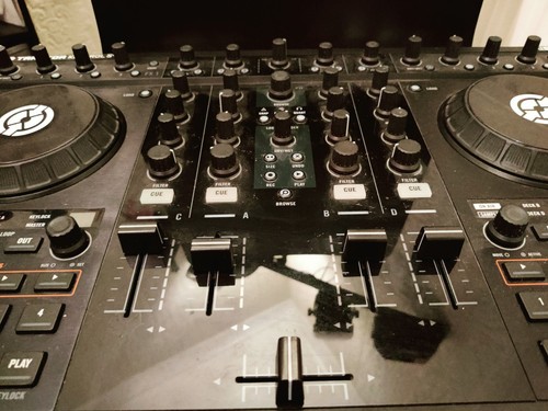 Traktor kontrol mk1 one - traktor,