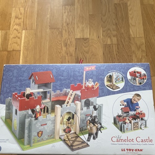 Toy van camelot castle - le,