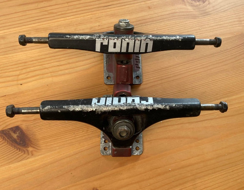 Ronin cast truck trucks - cast,