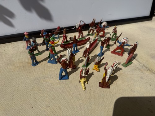 Metal cowboys and indians - cowboys,
