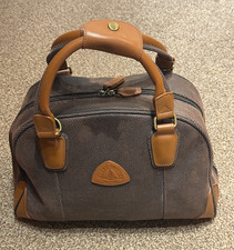 Globe-Trotter Purse; Iconic