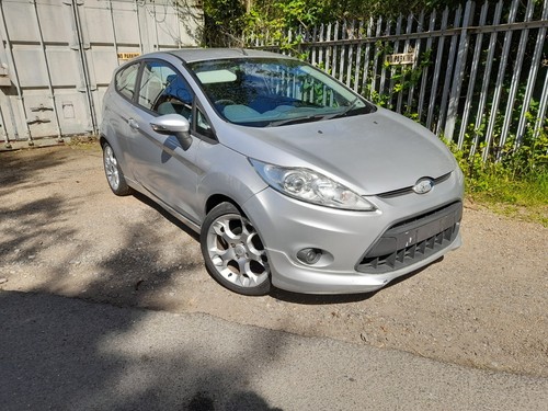 Ford fiesta mk7 zetec s - 1.6,