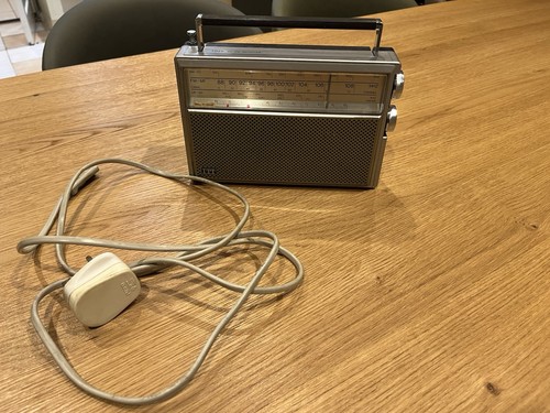 Itt tiny 200 transistor radio - 200,